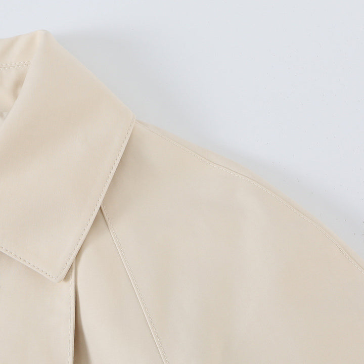 Damen Kurzjacke im Boxy‑Schnitt mit verdeckter Knopfleiste und Hemdkragen Drune