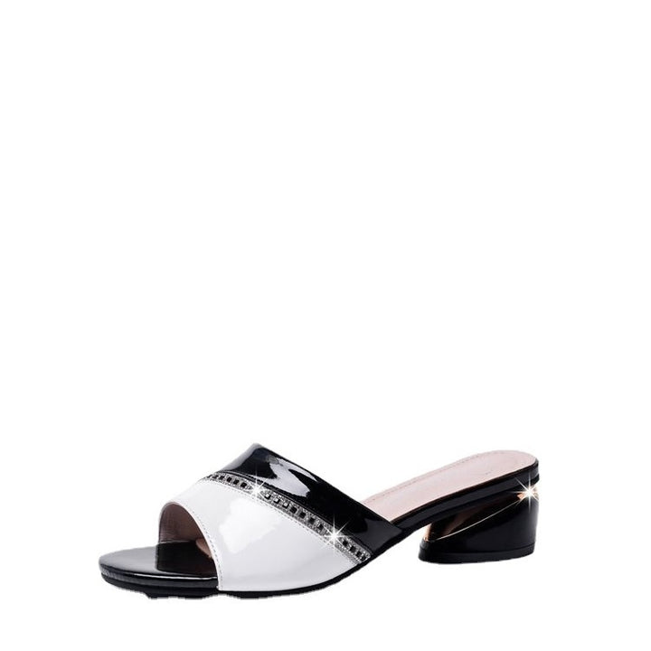 Damen nan elegante Pantoletten in Lackoptik mit niedrigem Blockabsatz und Strassbesatz Drune
