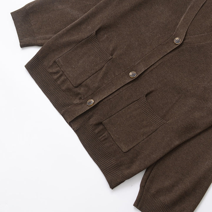 Damen 200+ Oversize Feinstrick‑Cardigan mit V‑Ausschnitt, Holzknöpfen und aufgesetzten Taschen Drune