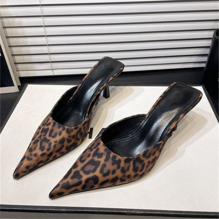 Damen Spitz zulaufende Mule mit niedrigem Kittenabsatz und fersenfreiem Design Drune