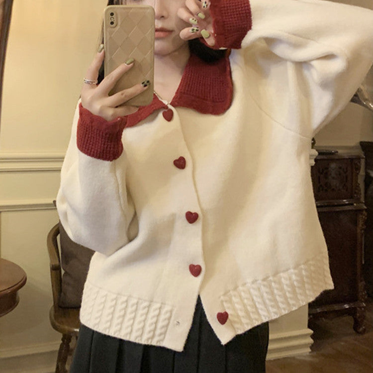 Damen Strickjacke mit Herzknöpfen und apartem Rüschenkragen Drune