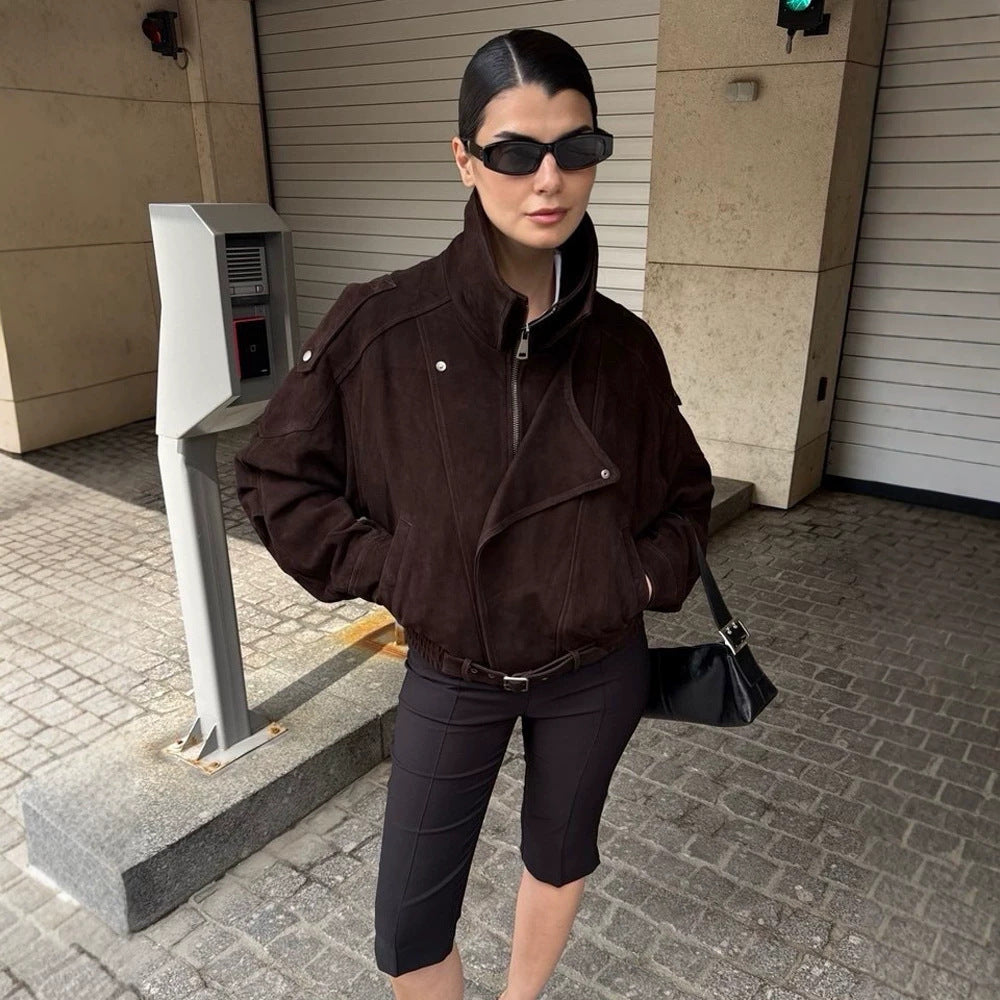Damen Kurze Veloursleder-Bomberjacke mit hohem Stehkragen und Taillengürtel Drune