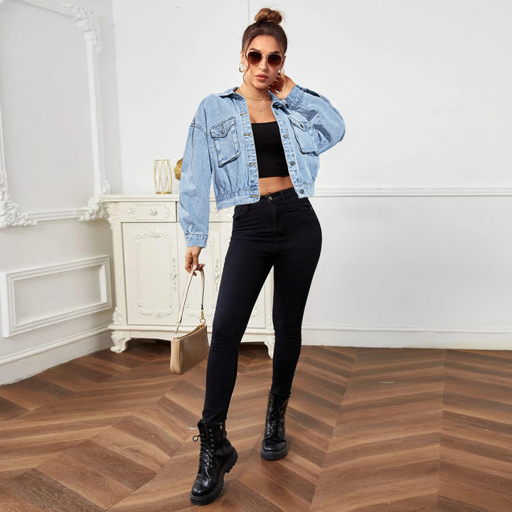 Damen Cropped Boxy-Denimjacke mit aufgesetzten Brusttaschen und kurzem Bund Drune