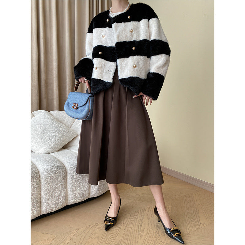 Damen modische Kunstpelzjacke mit gestreiftem Design und eleganten Druckknöpfen Drune