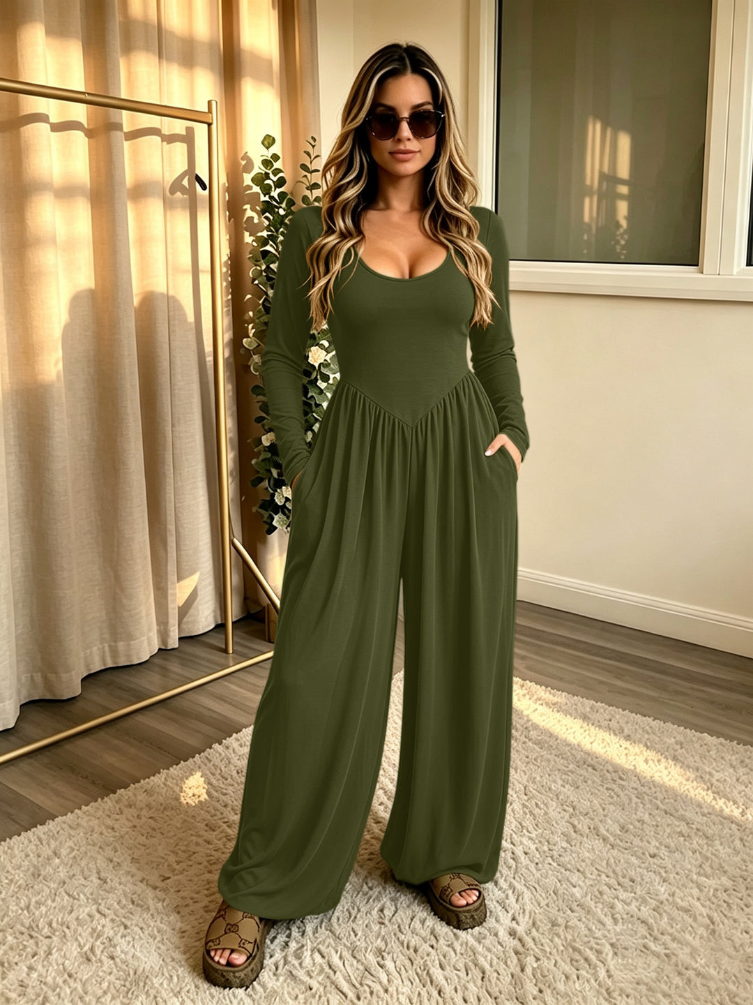 Damen Langer Jumpsuit mit weitem Bein, tiefem Rundhals und Eingrifftaschen Drune