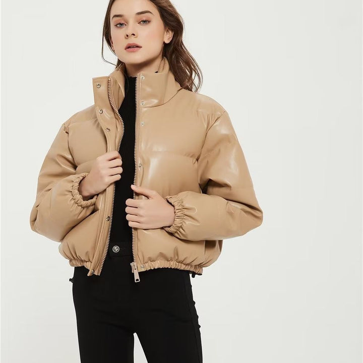 Damen nan kurzes gesteppte Kunstleder-Pufferjacke mit hohem Stehkragen, Druckknopfleiste und Kordelzugsaum Drune