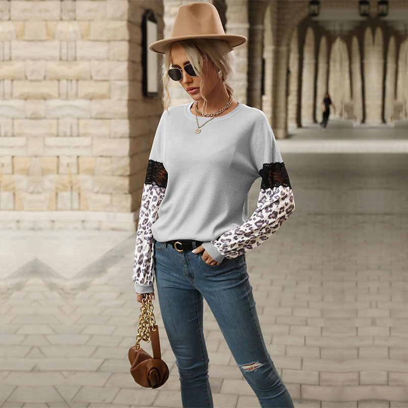 Damen Langarmshirt mit Leopardenärmeln und Spitzenbesatz Drune