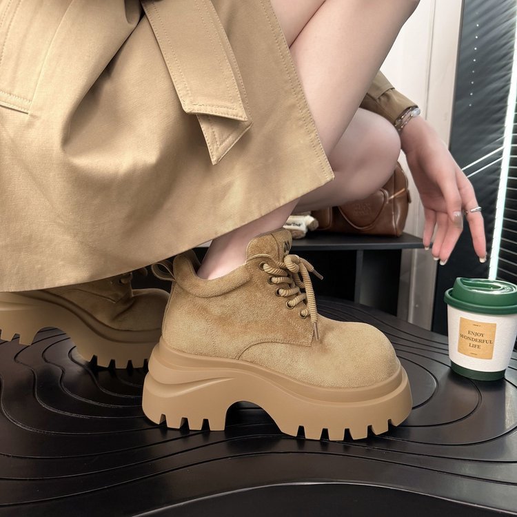 Damen Chunky Boots mit hohem Profil und robustem Schnürverschluss Drune