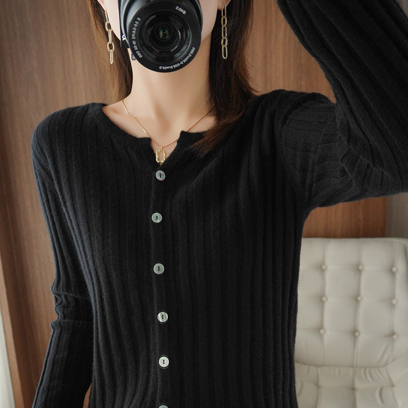 Damen Strickjacke mit feinem Rippmuster und eleganten Knopfdetails Drune