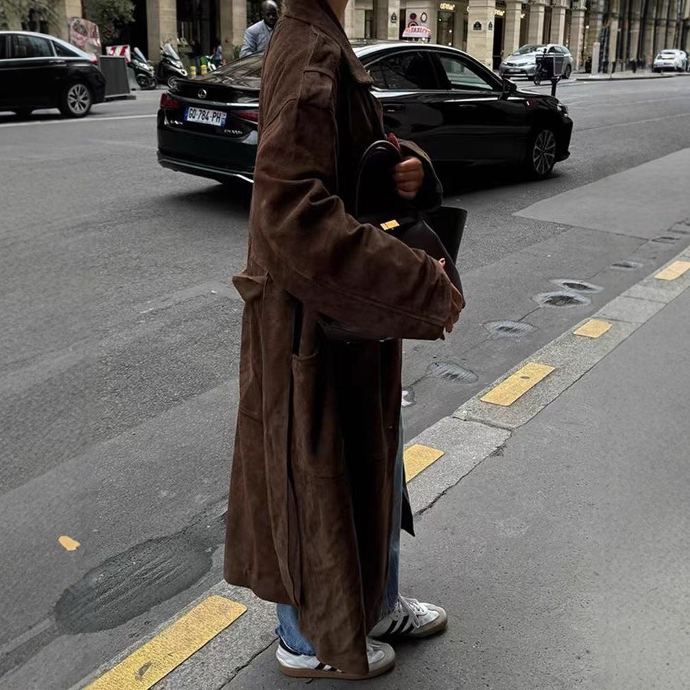 Damen Midilanger Oversize-Trenchcoat aus Veloursimitat mit doppelreihiger Knopfleiste, Schulterpatten und Bindegürtel Drune