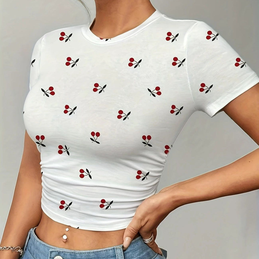 Damen Crop-T-Shirt mit frischem Kirschmotiv und figurbetontem Schnitt Drune