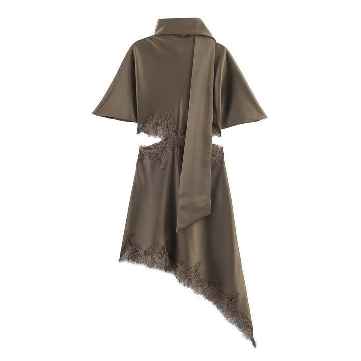 Damen Wickelkleid mit elegantem asymmetrischen Schnitt und zarter Spitzenverzierung Drune