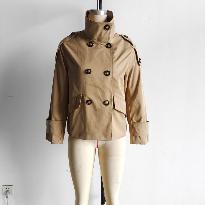 Damen nan kurzes doppelreihiges Trenchjacke im Boxy-Cut mit Schulterklappen, Pattentaschen und verstellbaren Manschetten Drune