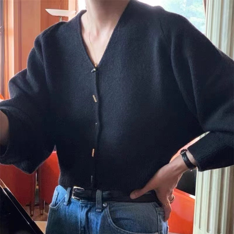 Damen Strickjacke mit tiefem V-Ausschnitt und eleganten Knöpfen Drune