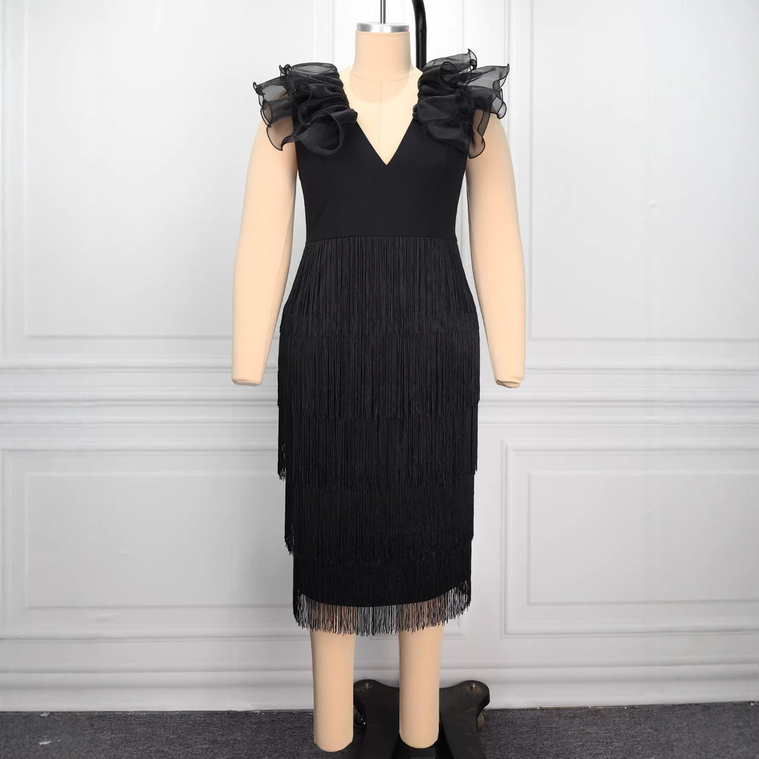 Damen Abendkleid mit voluminösen Rüschendetails und schickem Fransen Drune