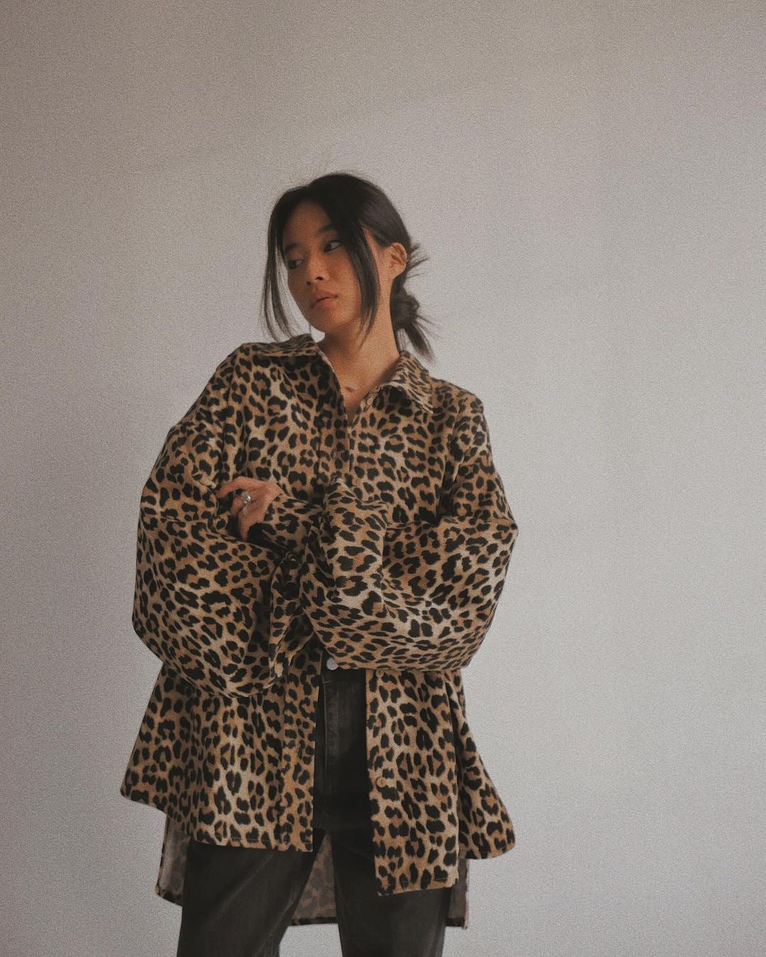 Damen Oversized Hemdbluse im Leo-Muster Drune