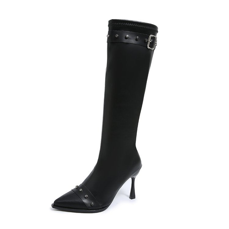 Damen Kniehohe Stiefel mit spitzer Zehenpartie, skulpturellem Stilettoabsatz und Zierriemen Drune
