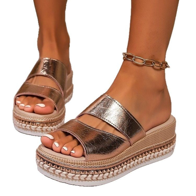 Damen modische Plattform-Sandalen mit glänzendem Obermaterial und stilvollem Riemen Drune