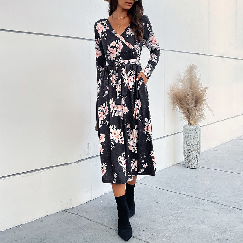 Damen Wickel-Midikleid mit tailliertem Bindegürtel, ausgestelltem Rock und V‑Ausschnitt Drune
