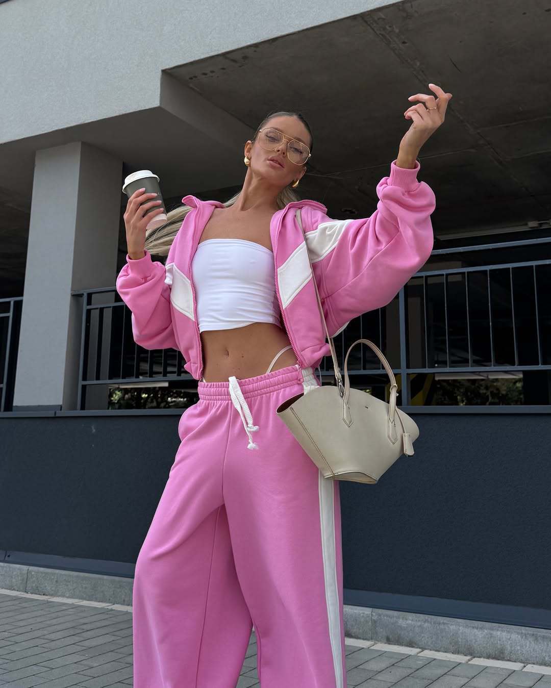 Damen leichte Oversize-Windbreakerjacke mit Kontrastpanelen, Tunnelzugbund und elastischen Bündchen Drune