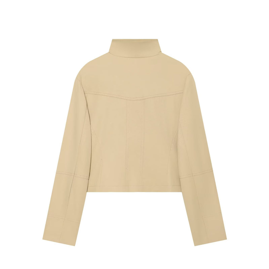 Damen Kurzblouson im Utility‑Stil mit hohem Stehkragen und doppelreihiger Knopfleiste Drune