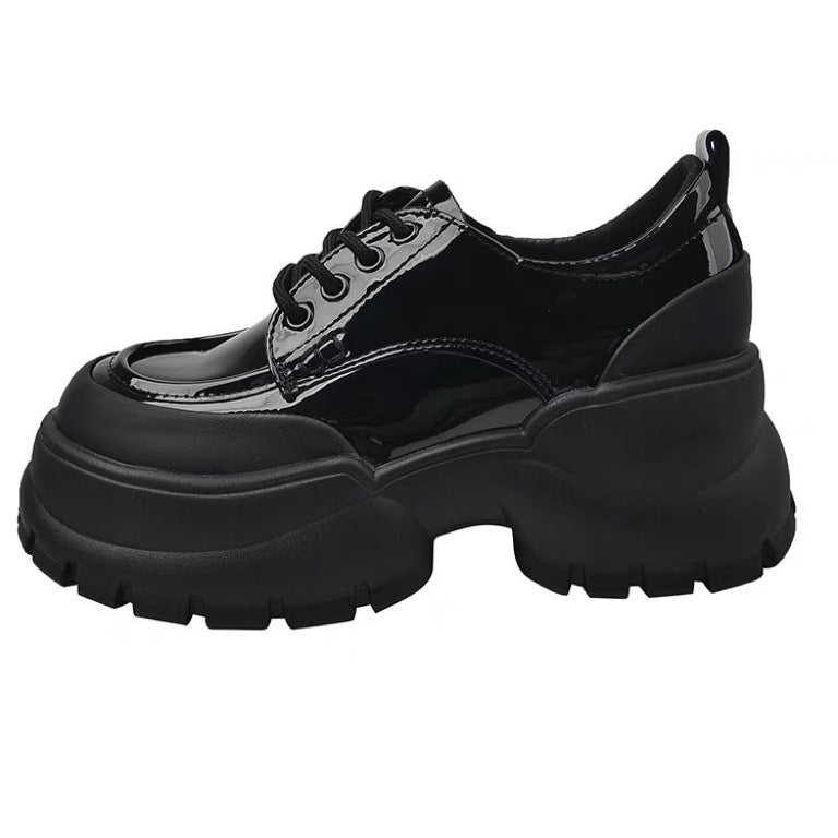 Damen Plateau-Derby-Schuhe mit Lackoptik und massiver Profilsohle Drune