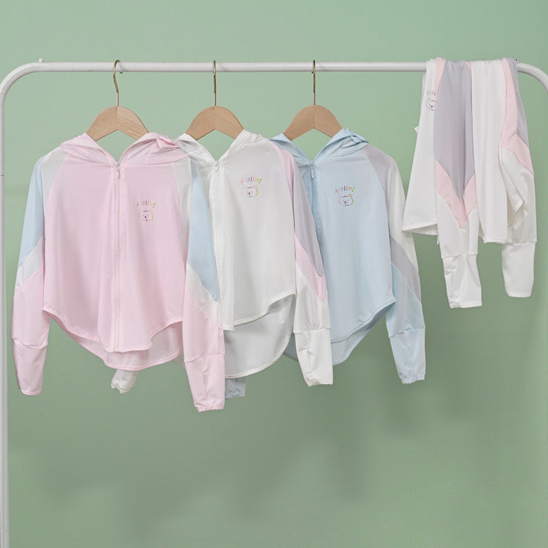 Unisex nan ultraleichte Kinder-Sonnenschutzjacke mit Kapuze, Reißverschluss, Meshfutter und Bärenstickerei  Drune