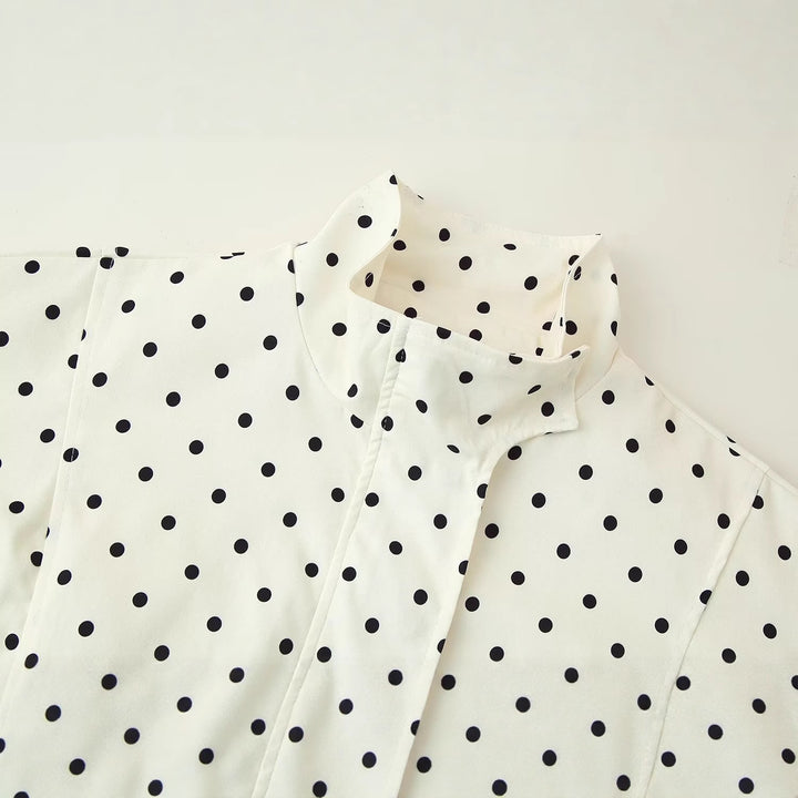Damen cropped Steppjacke mit modernem Polka-Dots-Design Drune