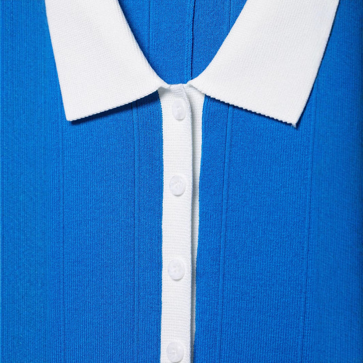 Femme Polo Kleid mit plissiertem Rock und kontrastierendem Kragen Drune