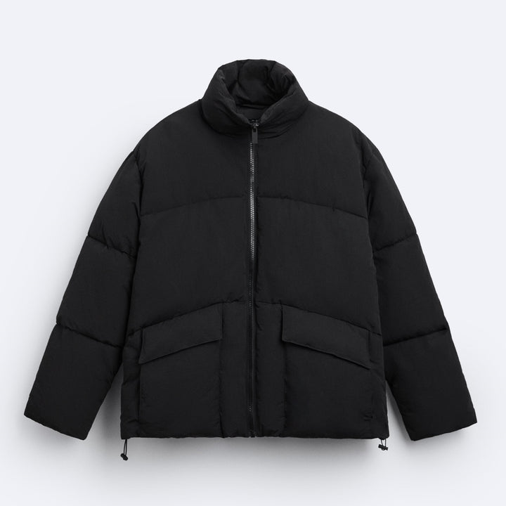 Herren Kurz geschnittener Pufferblouson aus Daunenoptik mit hohem Stehkragen und Pattentaschen Drune