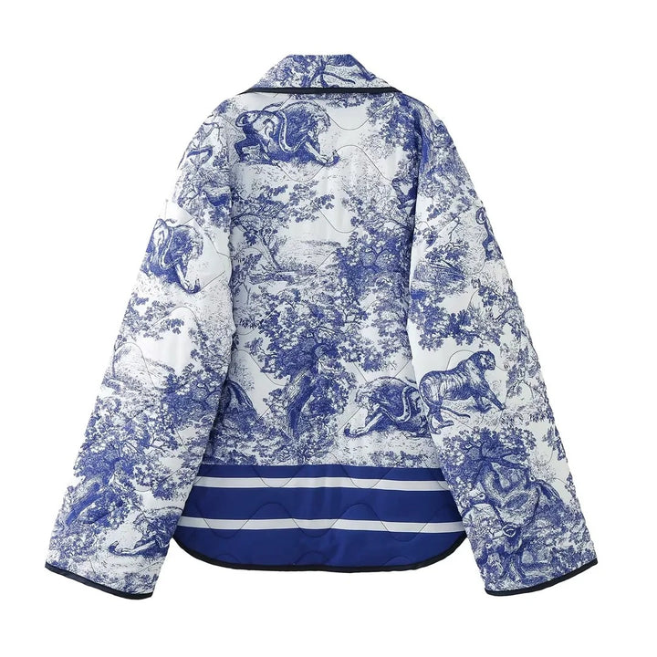 Damen Steppjacke im Kimono‑Stil mit Toile‑de‑Jouy Tierprint, Schalkragen und kontrastierenden aufgesetzten Taschen Drune