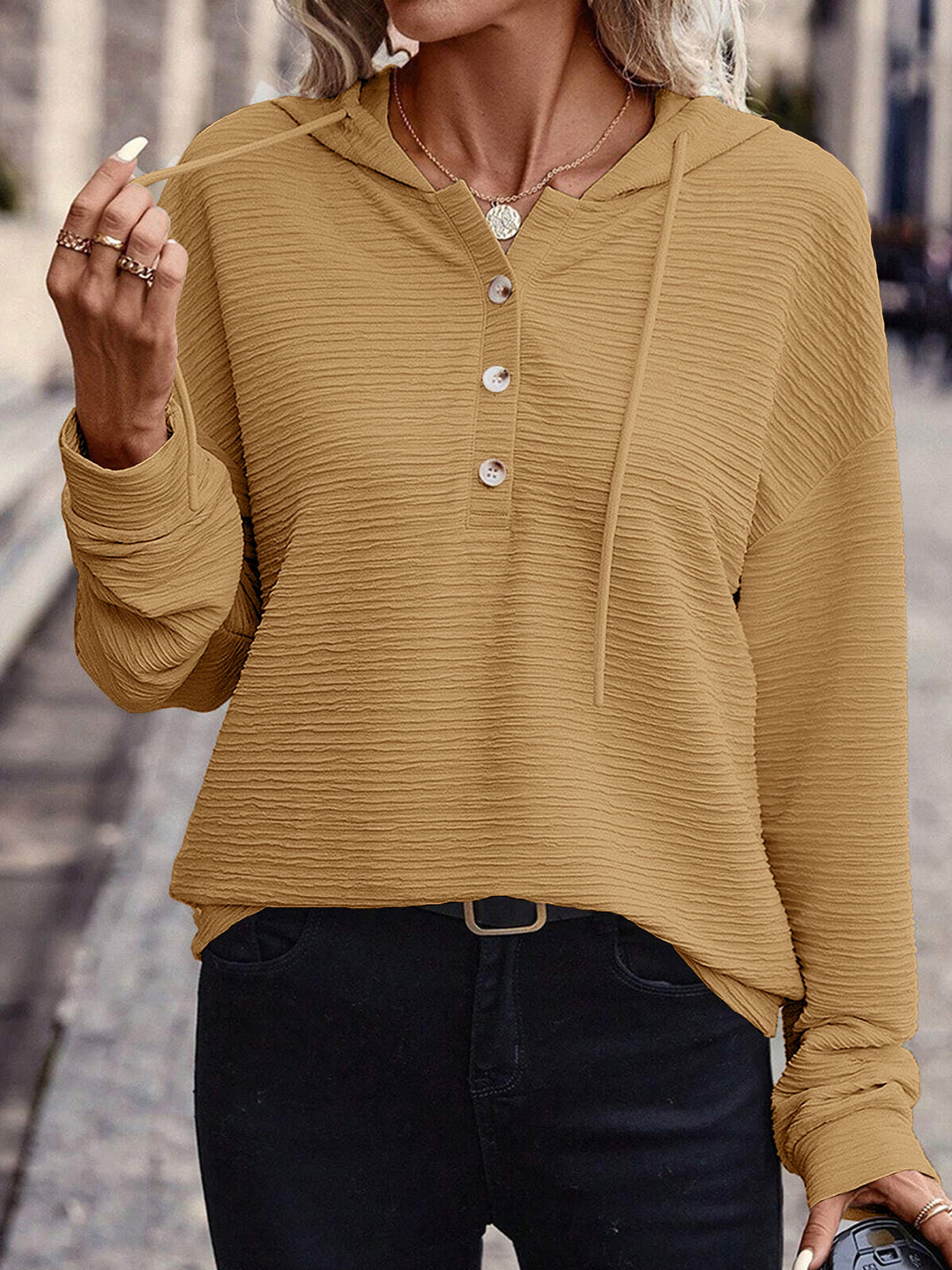 Damen Lässiges strukturiertes Kapuzen-Henley-Shirt mit Knopfleiste und Oversize-Schnitt Drune