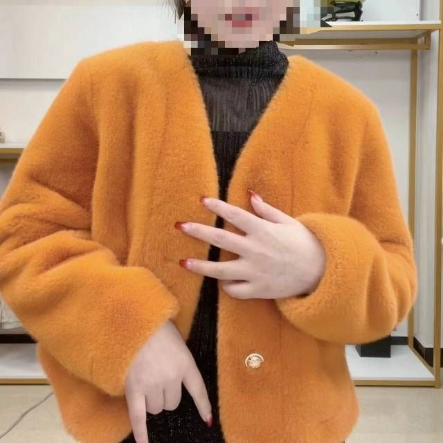 Damen Flauschige Kurzjacke mit edlen Knöpfen Drune