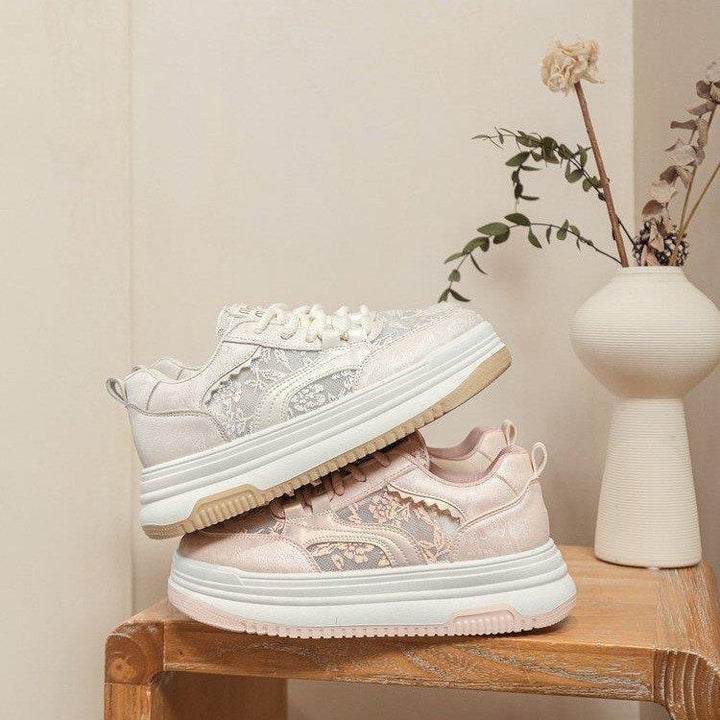 Damen Sneakers mit filigranem Blumenmotiv und gepolsterter Sohle Drune