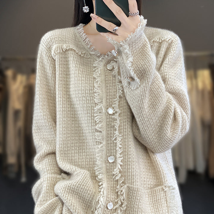 Damen Strickcardigan mit Fransenblende, Perlmuttknopfleiste und aufgesetzten Taschen Drune