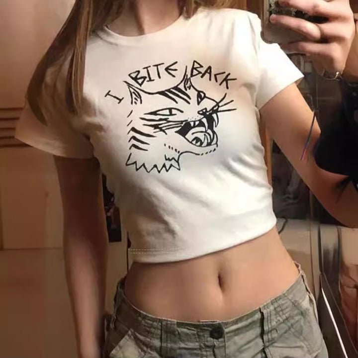 Damen Crop-T-Shirt mit kreativem Skelettdesign und inspirierendem Schriftzug Drune
