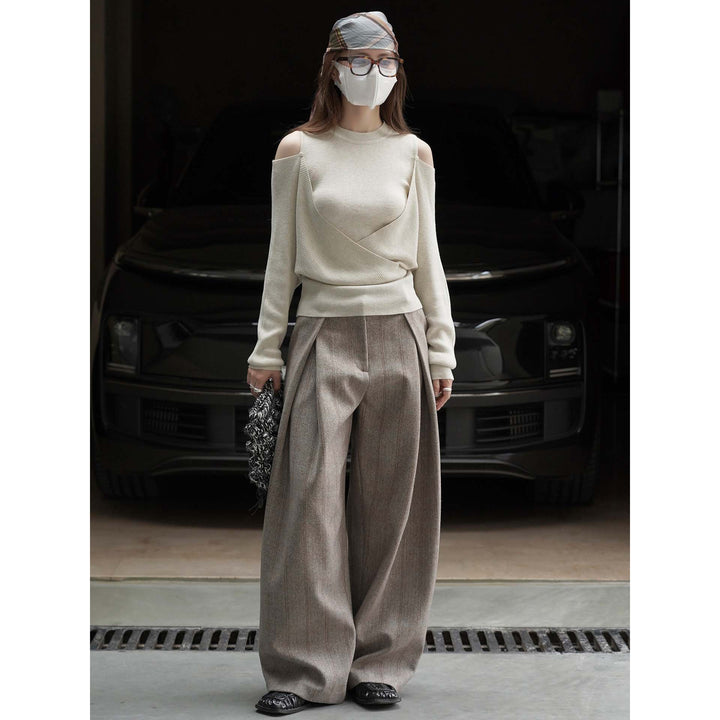 Damen Schulterfreier Feinstrick-Pullover mit asymmetrischem Wickeldetail Drune