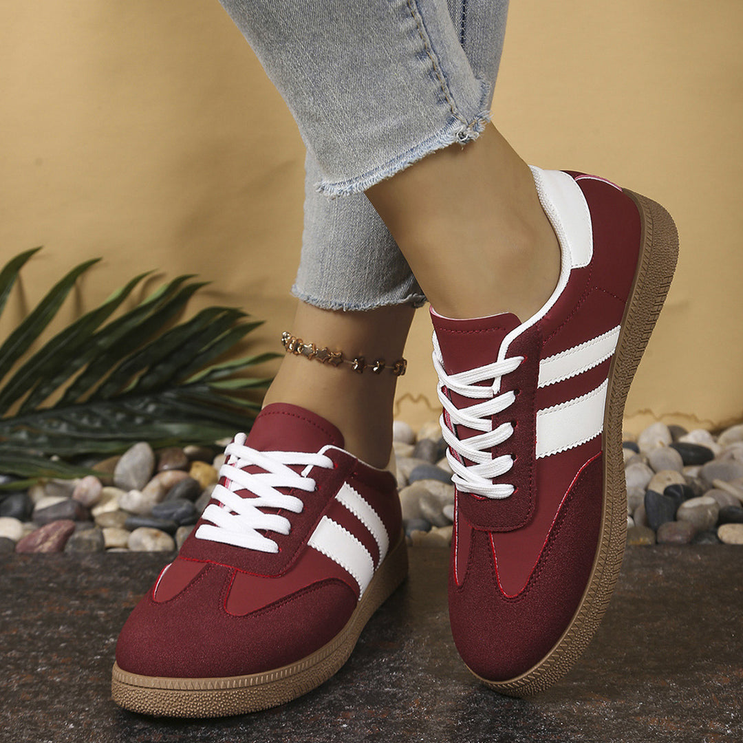 Damen Retro-Sneaker mit Wildleder-Optik, Gumsohle und kontrastierenden Streifen Drune
