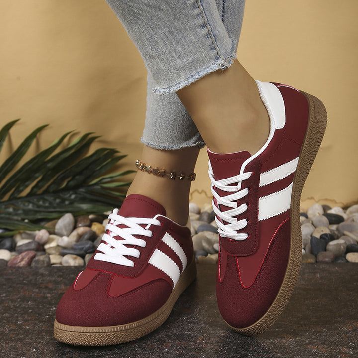 Damen Retro-Sneaker mit Wildleder-Optik, Gumsohle und kontrastierenden Streifen Drune