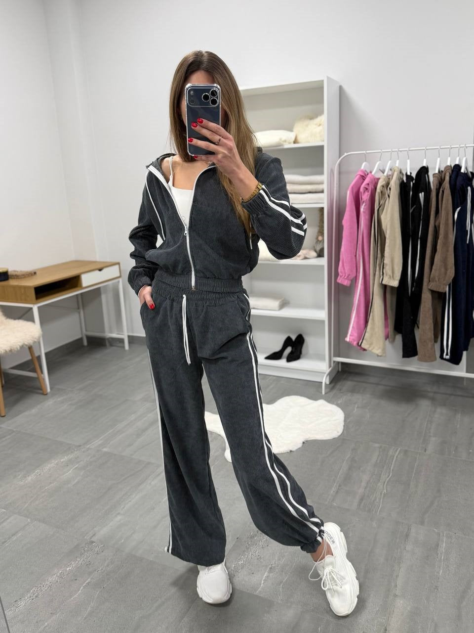 Damen Cord-Jogginganzug mit Kapuze, seitlichen Kontraststreifen, Tunnelzug und elastischen Saumbündchen Drune