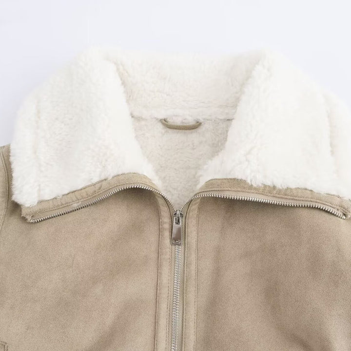 Damen Kurz geschnittene Wildlederoptik-Bomberjacke mit Teddyfutter, Reißverschluss und Rippbündchen Drune