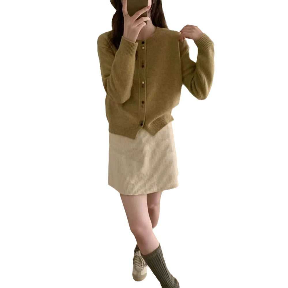 Damen Strickjacke mit dekorativen Knopfakzenten und weichem Material Drune