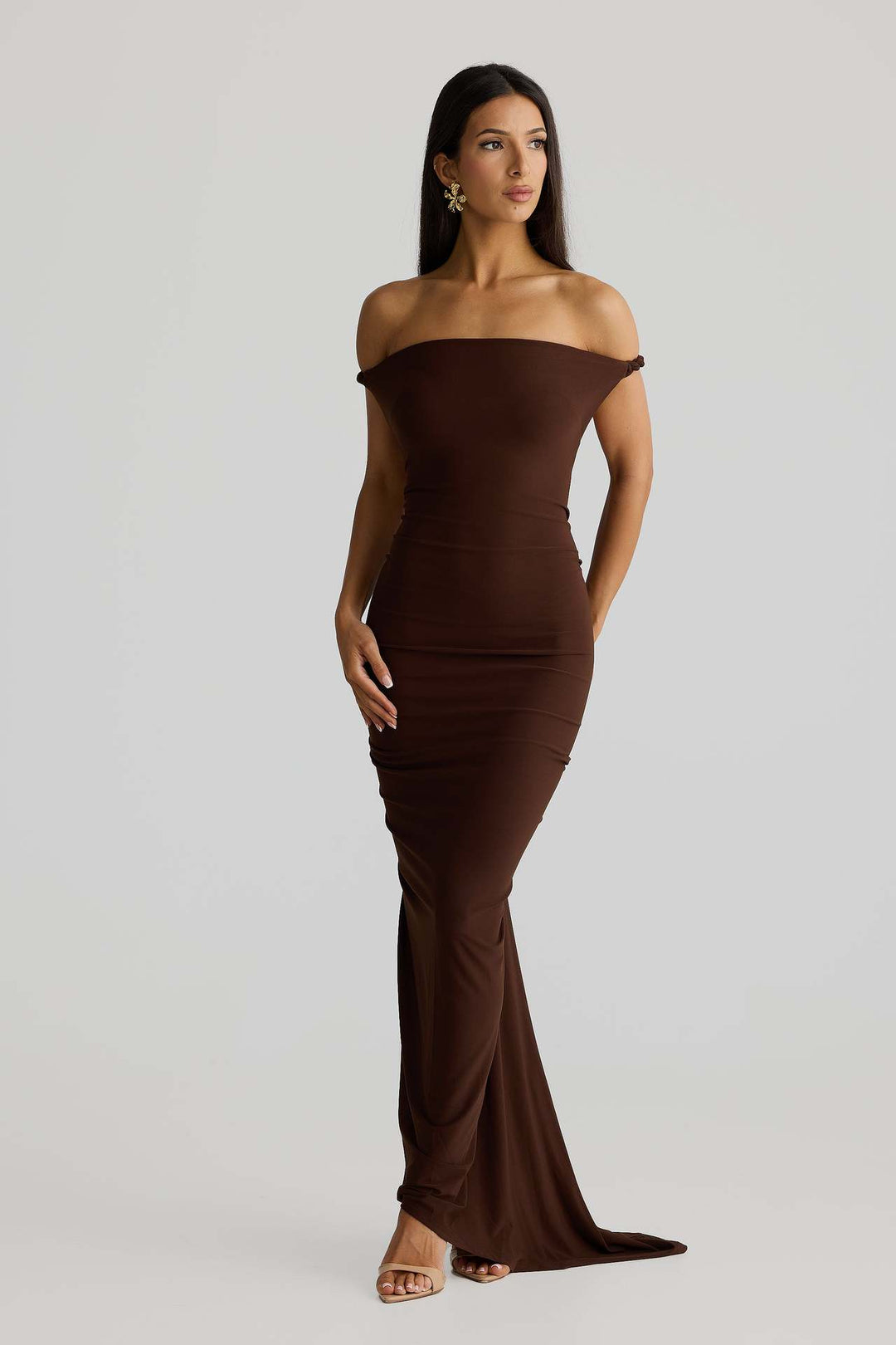 Damen Elegant geschnittenes Abendkleid mit schulterfreiem Design und raffinierten Drapierungen Drune