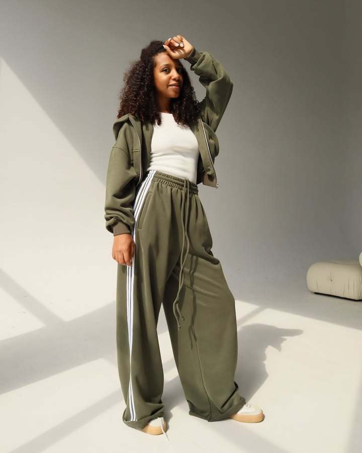 Damen lässiger Freizeit-Jogginganzug mit cropped Sweatjacke und weiten Hosen Drune