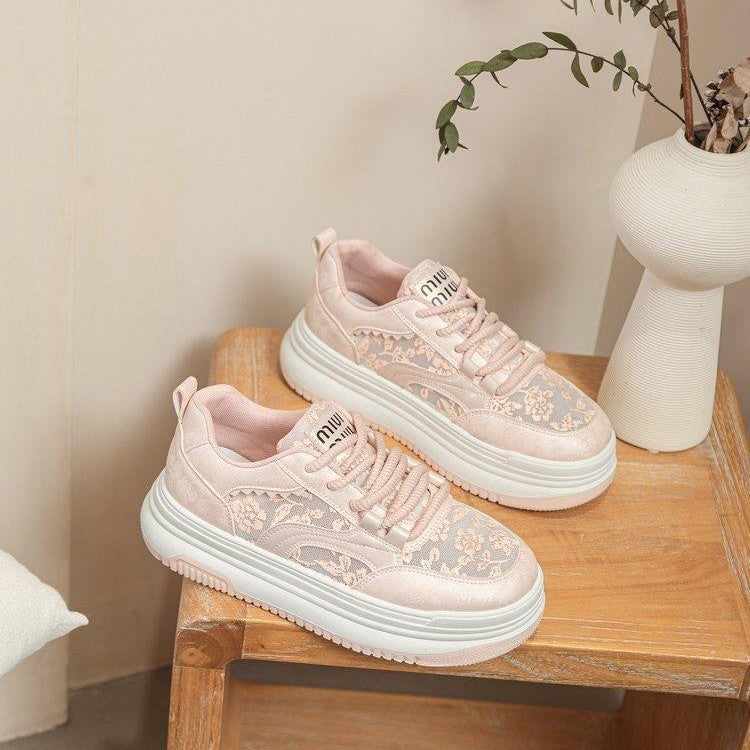Damen Sneakers mit filigranem Blumenmotiv und gepolsterter Sohle Drune