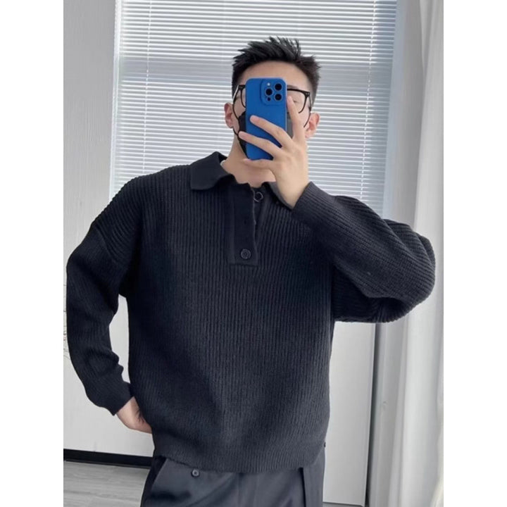 Herren Feinstrick-Polo-Pullover mit Halbschlupf‑Knopfleiste, Rippstruktur und Seitenschlitzen Drune