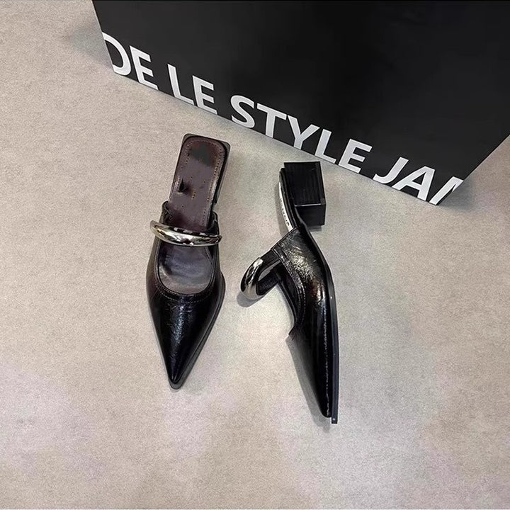 Damen Spitz zulaufende Mule-Pumps mit sculpted Blockabsatz und dekorativer Gliederkette Drune