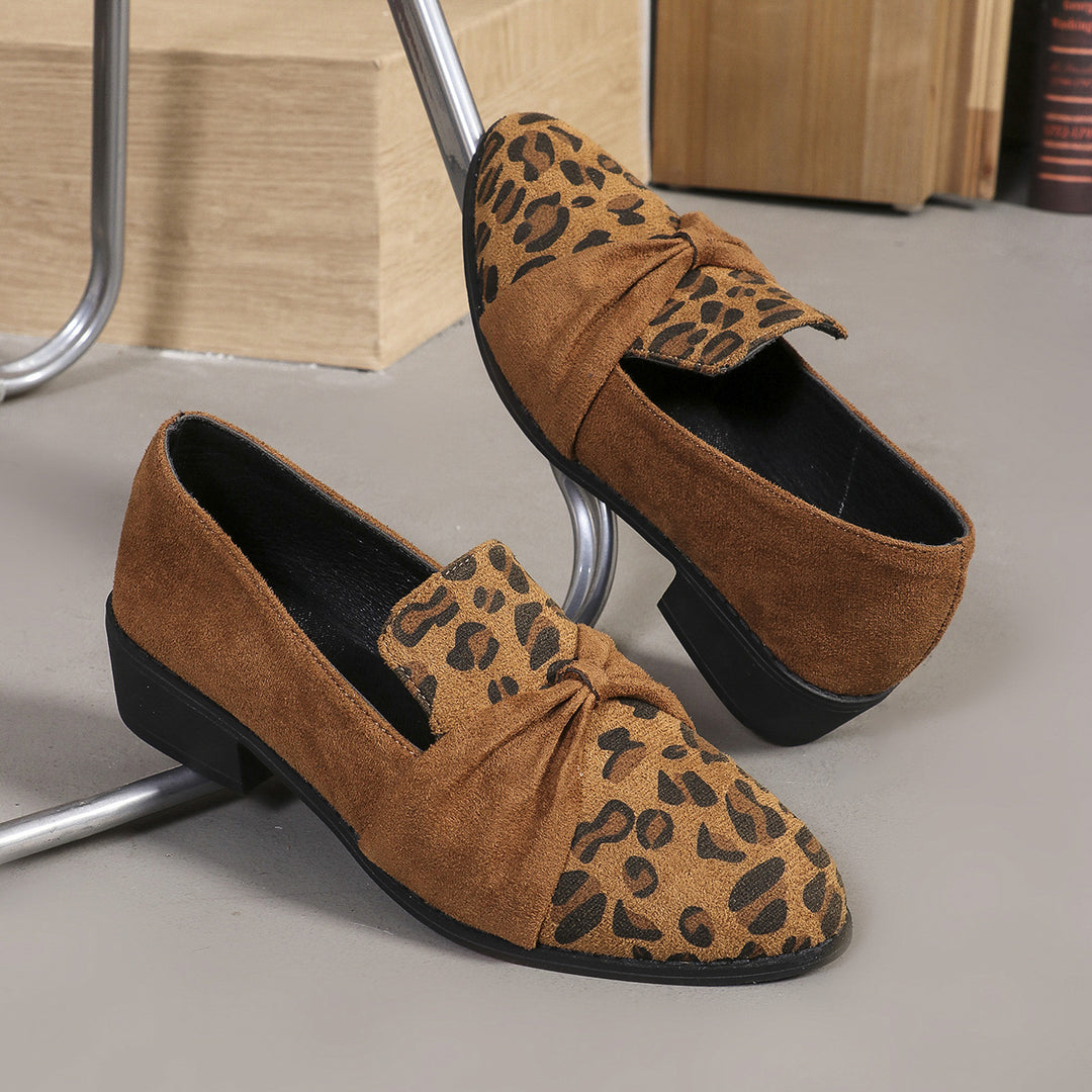 Damen Veloursleder-Loafer mit goldener Kettenapplikation und kleinem Blockabsatz Drune
