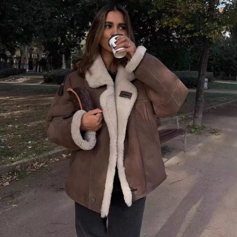 Damen nan kurze Fliegerjacke im Aviator‑Look mit Teddyfutter, großem Schalkragen und verstellbaren Manschetten Drune