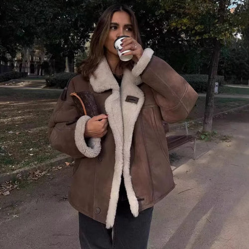 Damen nan kurze Fliegerjacke im Aviator‑Look mit Teddyfutter, großem Schalkragen und verstellbaren Manschetten Drune